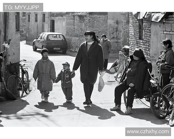 当足球明星化身普通人生活中的点滴故事与感悟 当足球明星化身普通人生活中的点滴故事与感悟